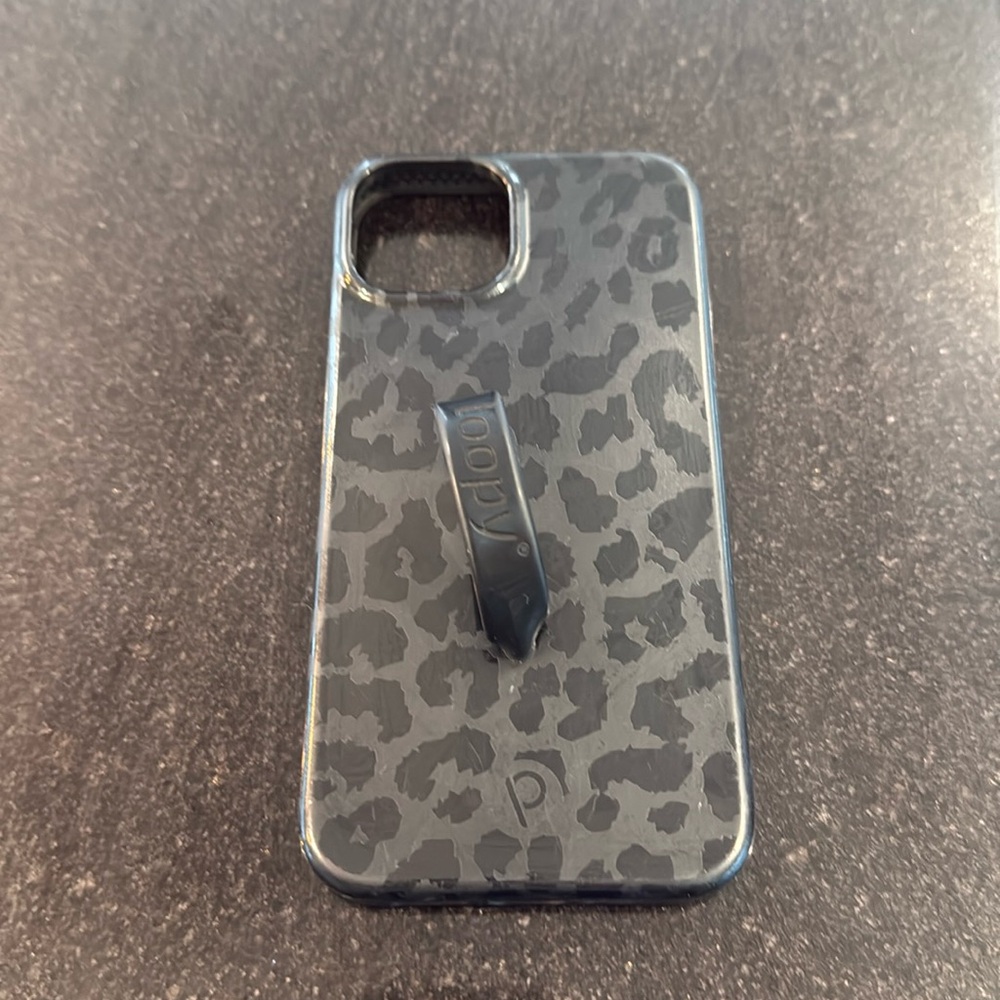 black leopard Loopy iPhone 15 case